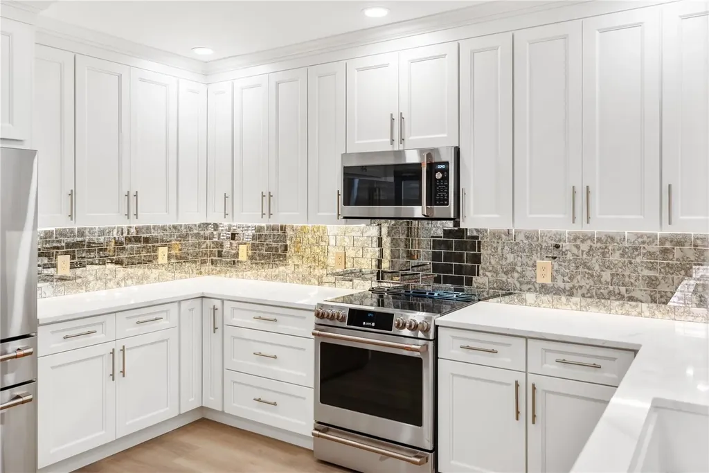 1221 N Palm Avenue Sarasota FL 34236