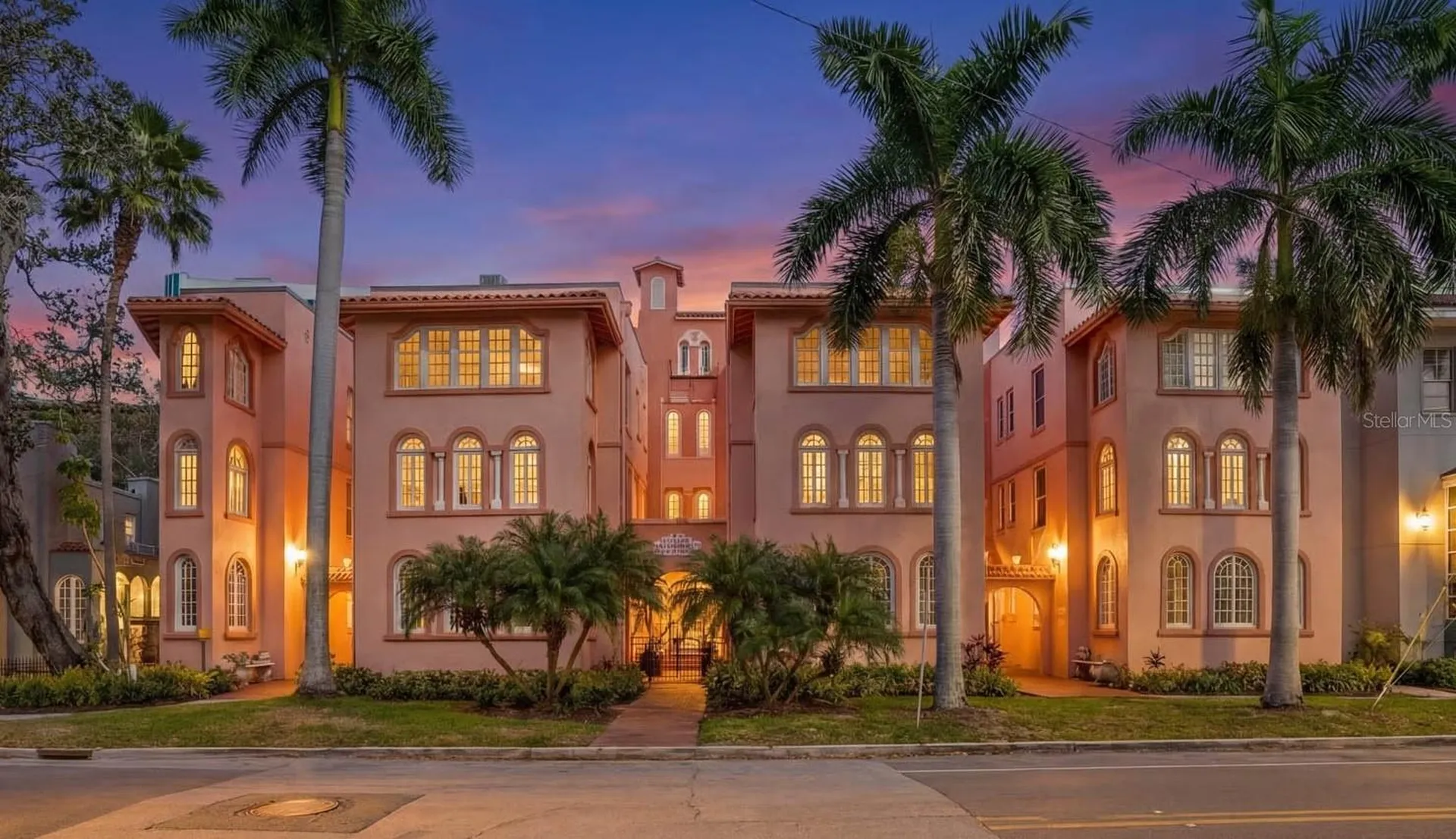 1221 N Palm Avenue Sarasota FL 34236