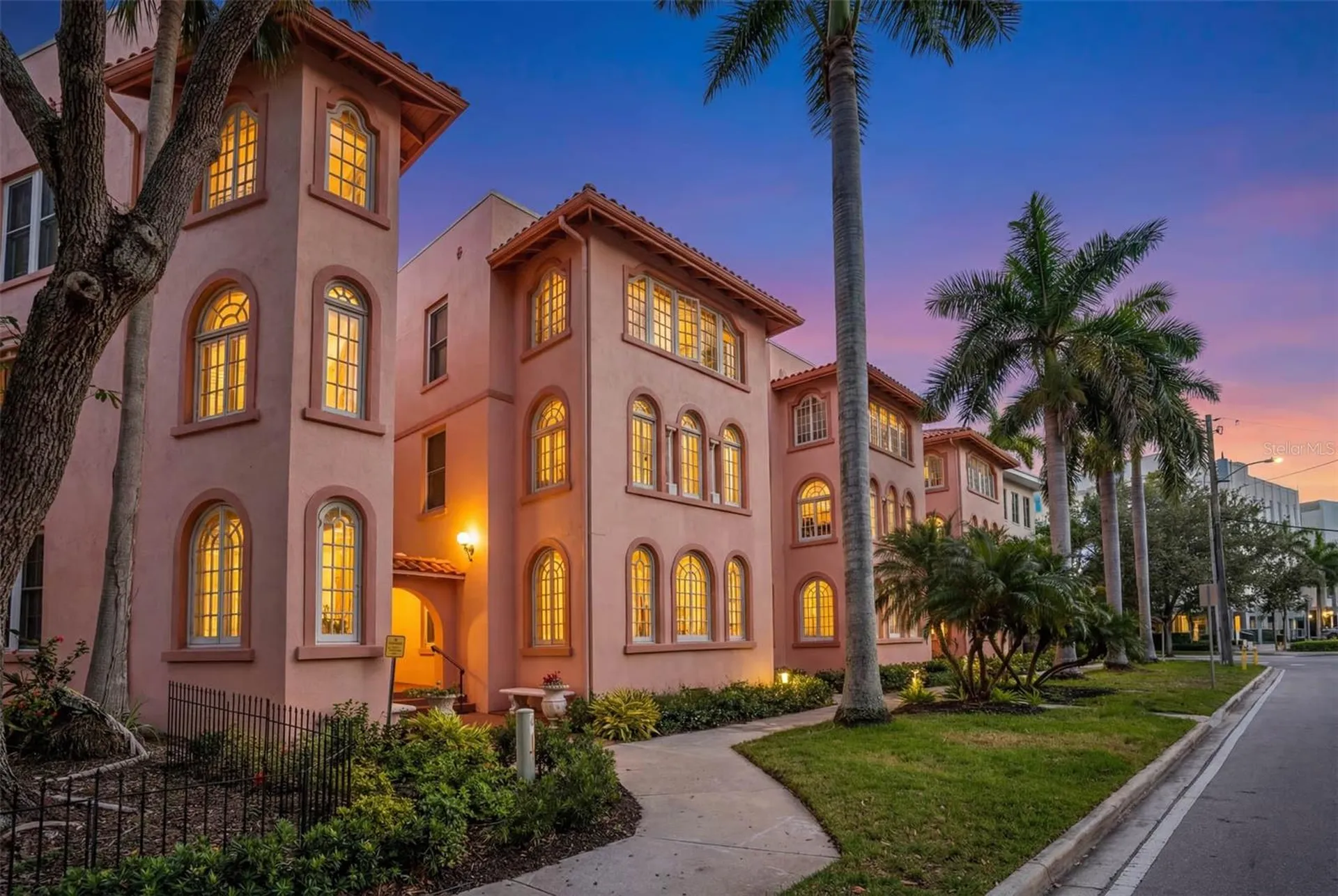 1221 N Palm Avenue Sarasota FL 34236