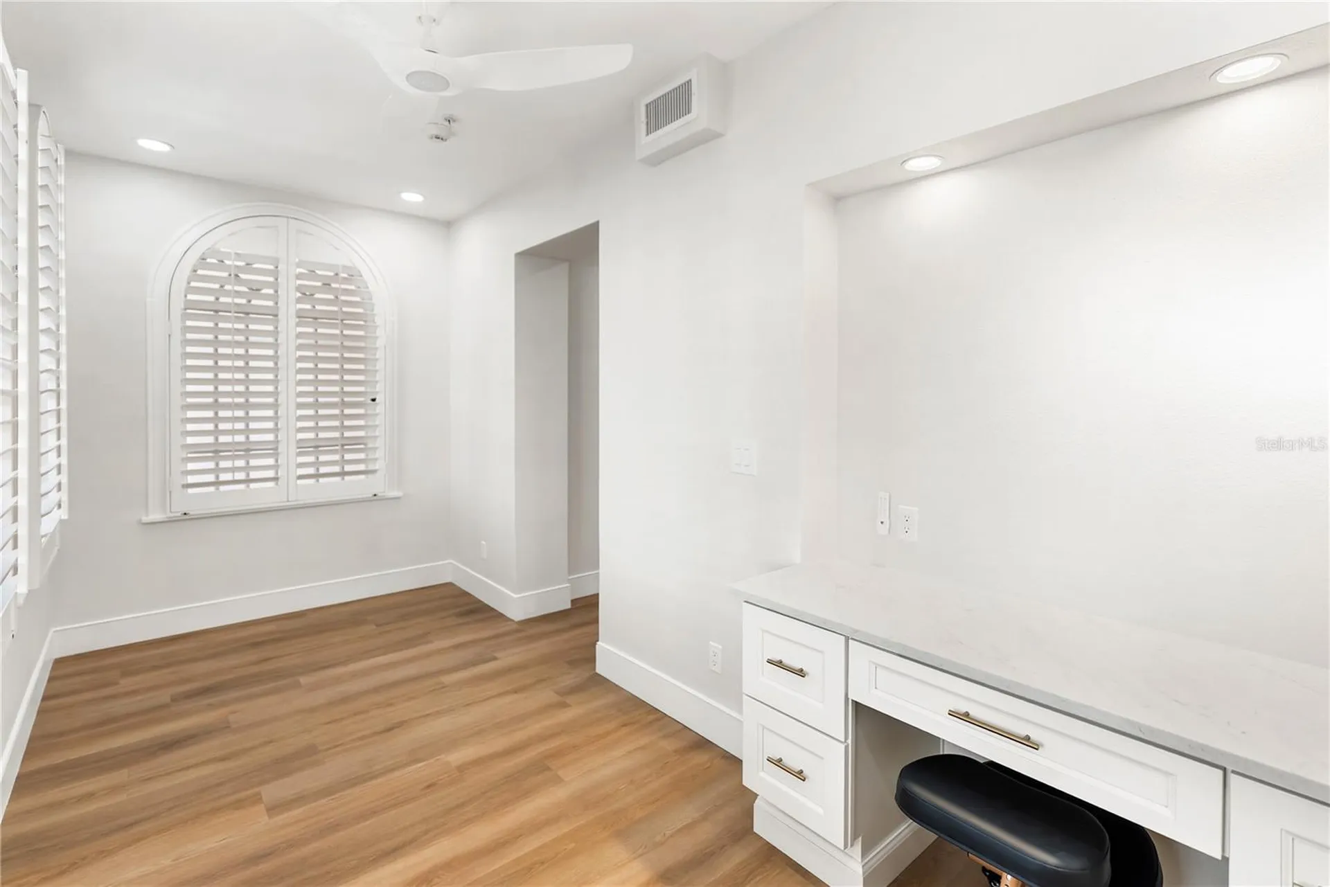 1221 N Palm Avenue Sarasota FL 34236
