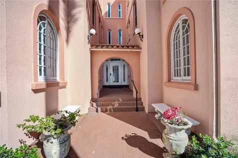 1221 N Palm Avenue Sarasota FL 34236