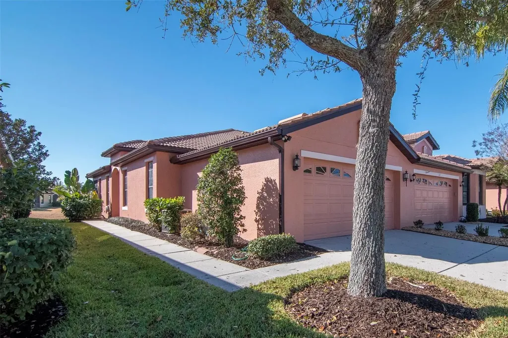 125 Shell Falls Drive Apollo Beach FL 33572