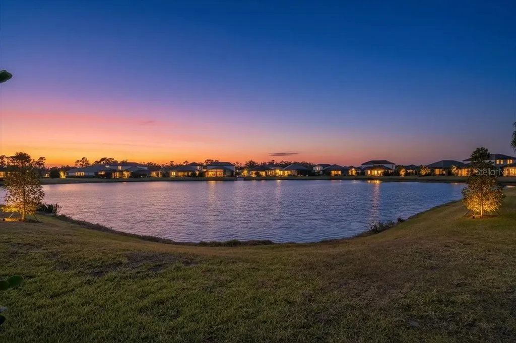 2028 Woodleaf Hammock Court Bradenton FL 34211