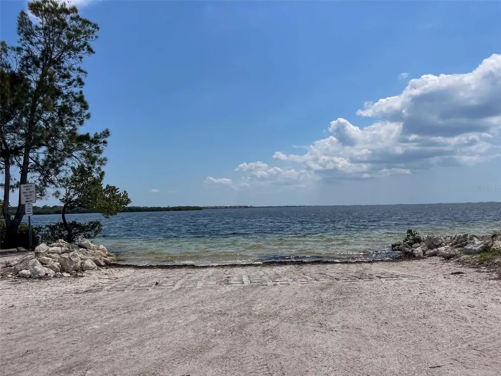 723 Pent Street Tarpon Springs FL 34689
