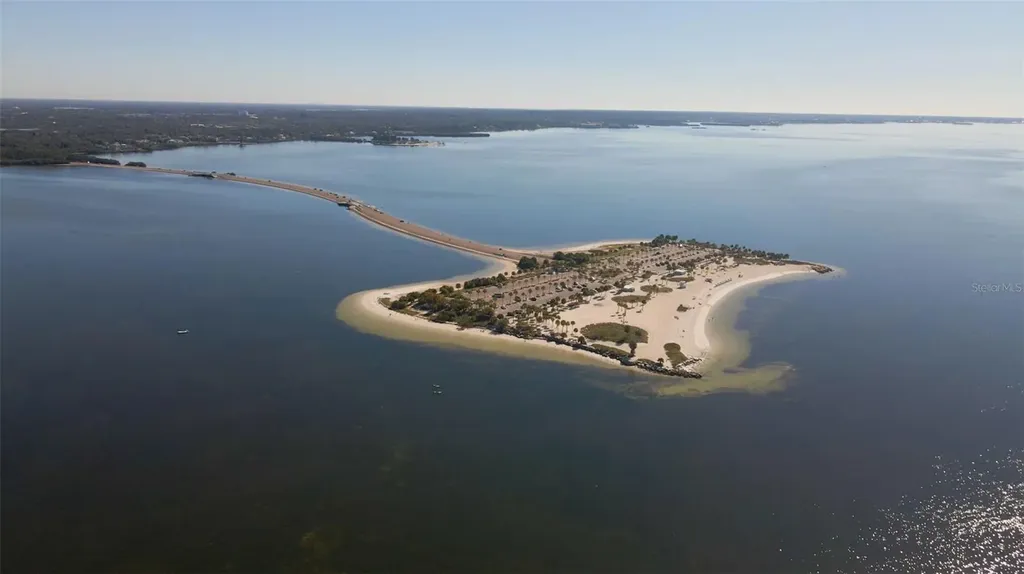 723 Pent Street Tarpon Springs FL 34689