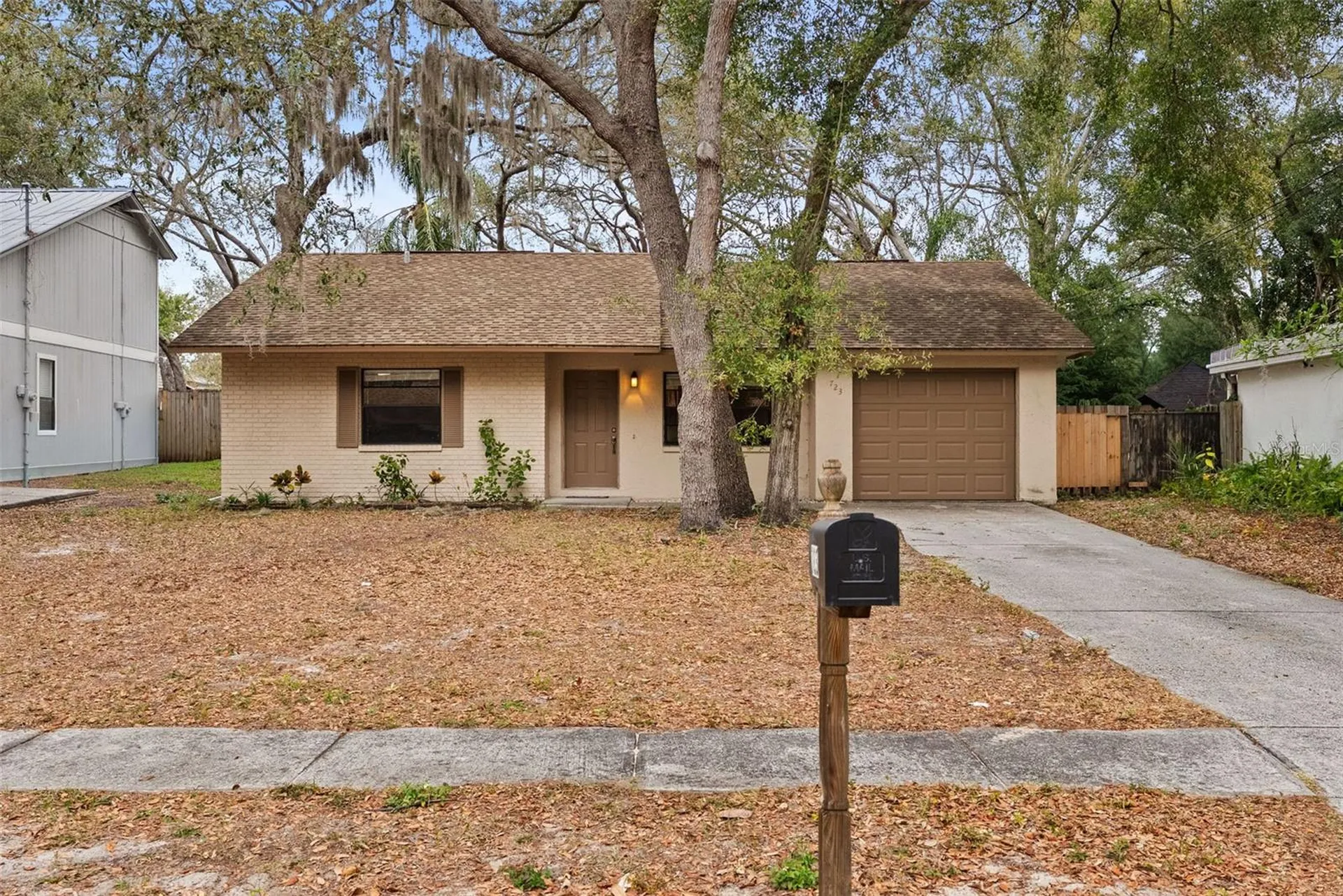 723 Pent Street Tarpon Springs FL 34689