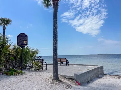 723 Pent Street Tarpon Springs FL 34689