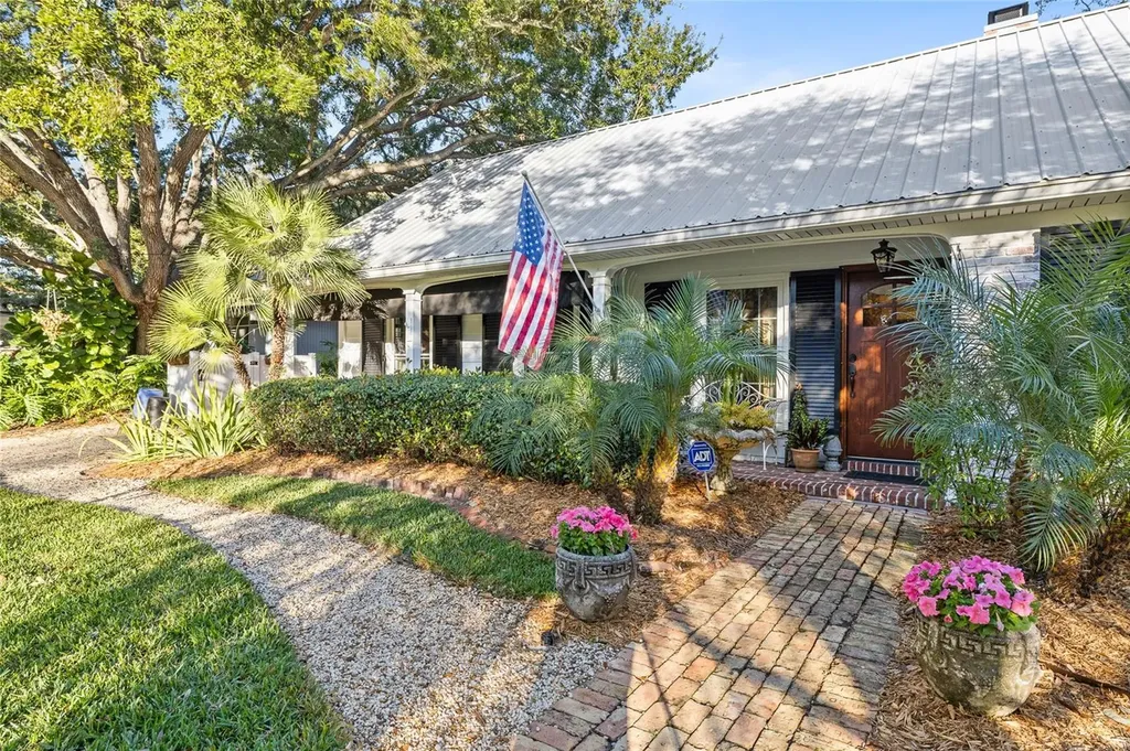 1904 S Hesperides Street Tampa FL 33629
