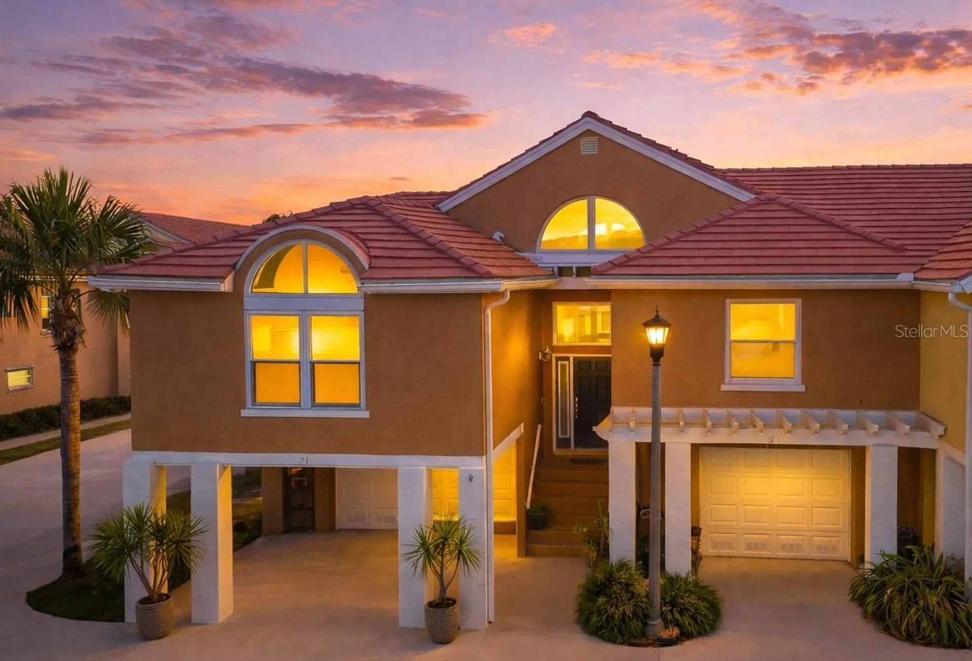 21 Crescent Place S St Petersburg FL 33711