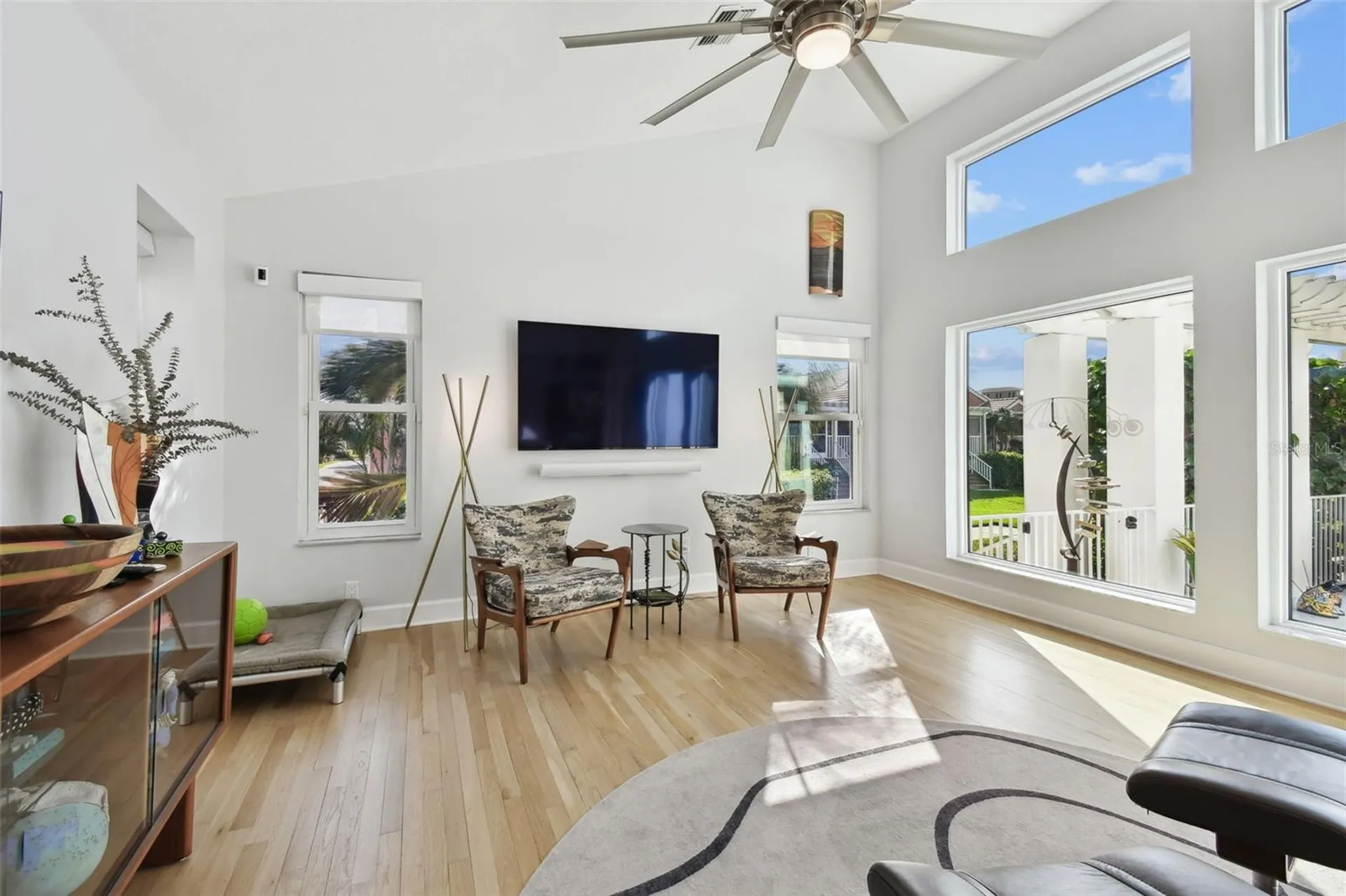 21 Crescent Place S St Petersburg FL 33711