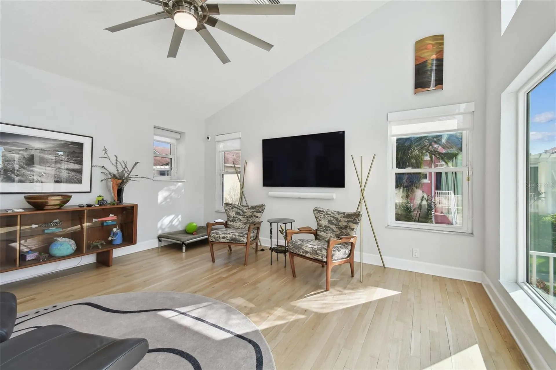 21 Crescent Place S St Petersburg FL 33711