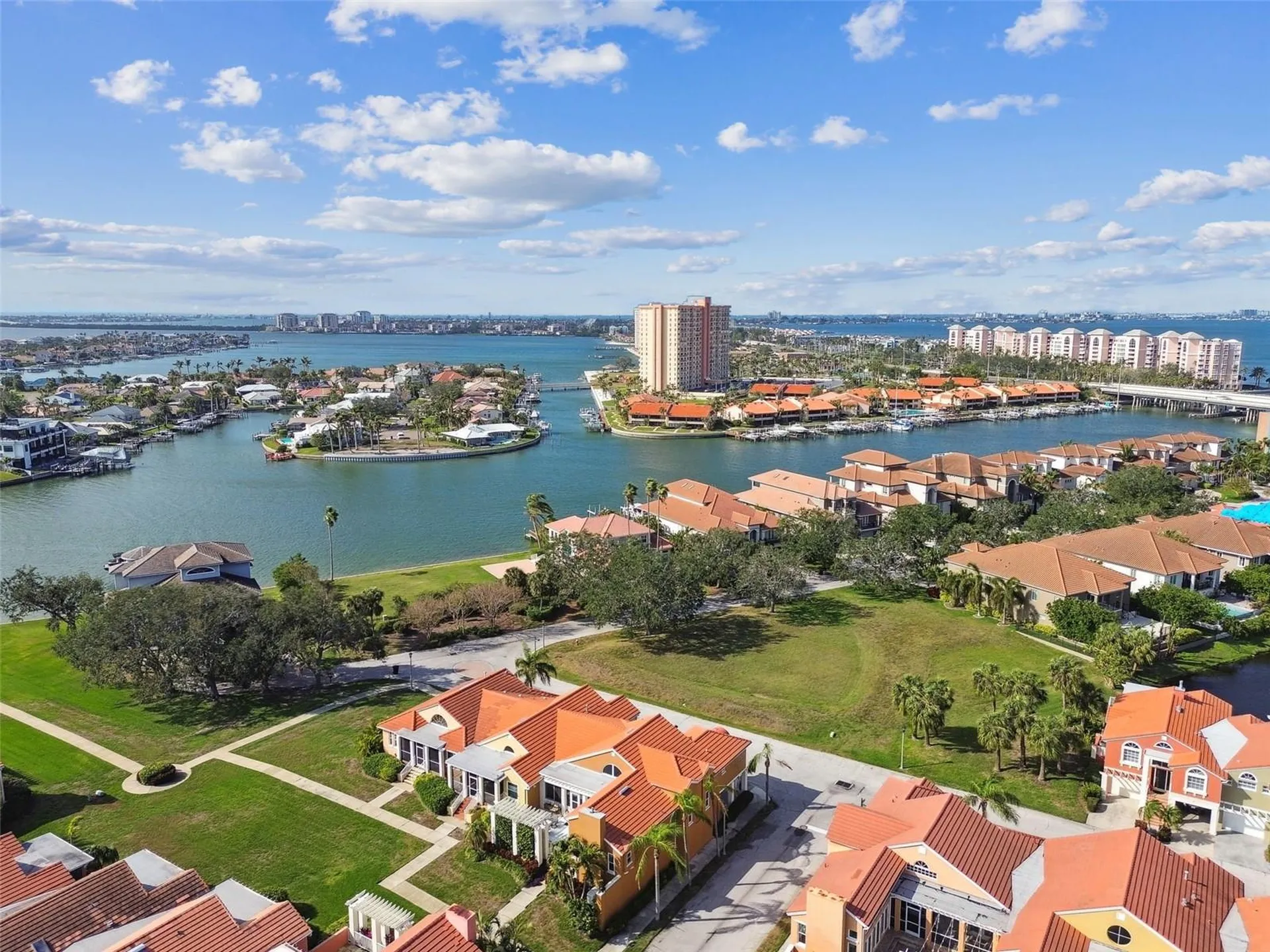21 Crescent Place S St Petersburg FL 33711