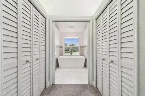 21 Crescent Place S St Petersburg FL 33711