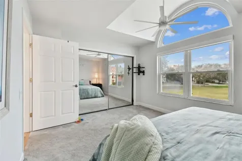 21 Crescent Place S St Petersburg FL 33711