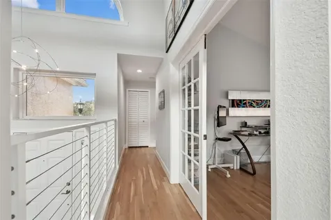 21 Crescent Place S St Petersburg FL 33711