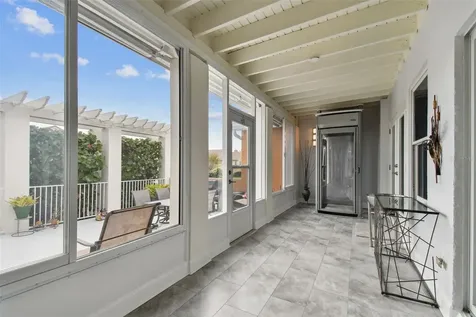 21 Crescent Place S St Petersburg FL 33711