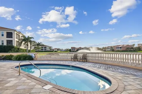 21 Crescent Place S St Petersburg FL 33711