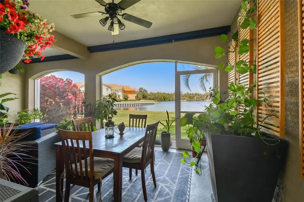 17 Franklin Court S St Petersburg FL 33711
