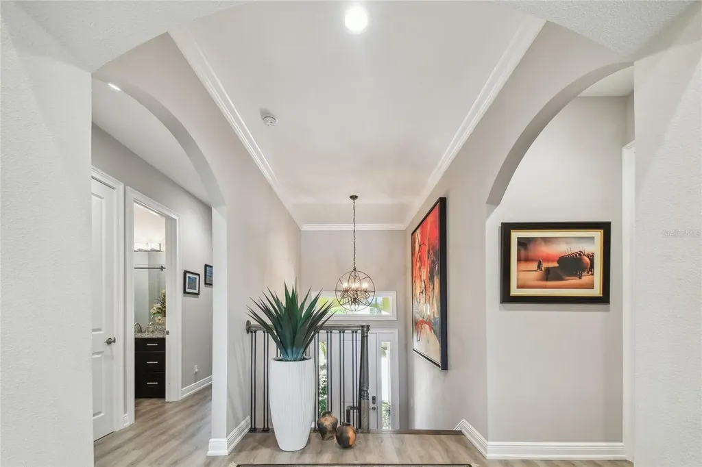 17 Franklin Court S St Petersburg FL 33711