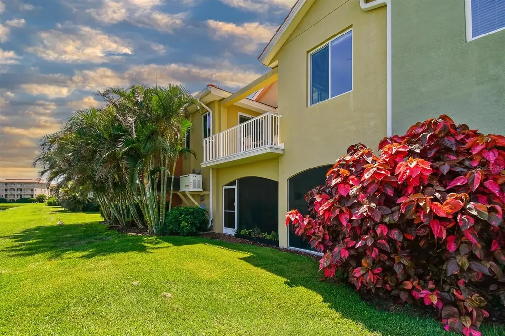 17 Franklin Court S St Petersburg FL 33711