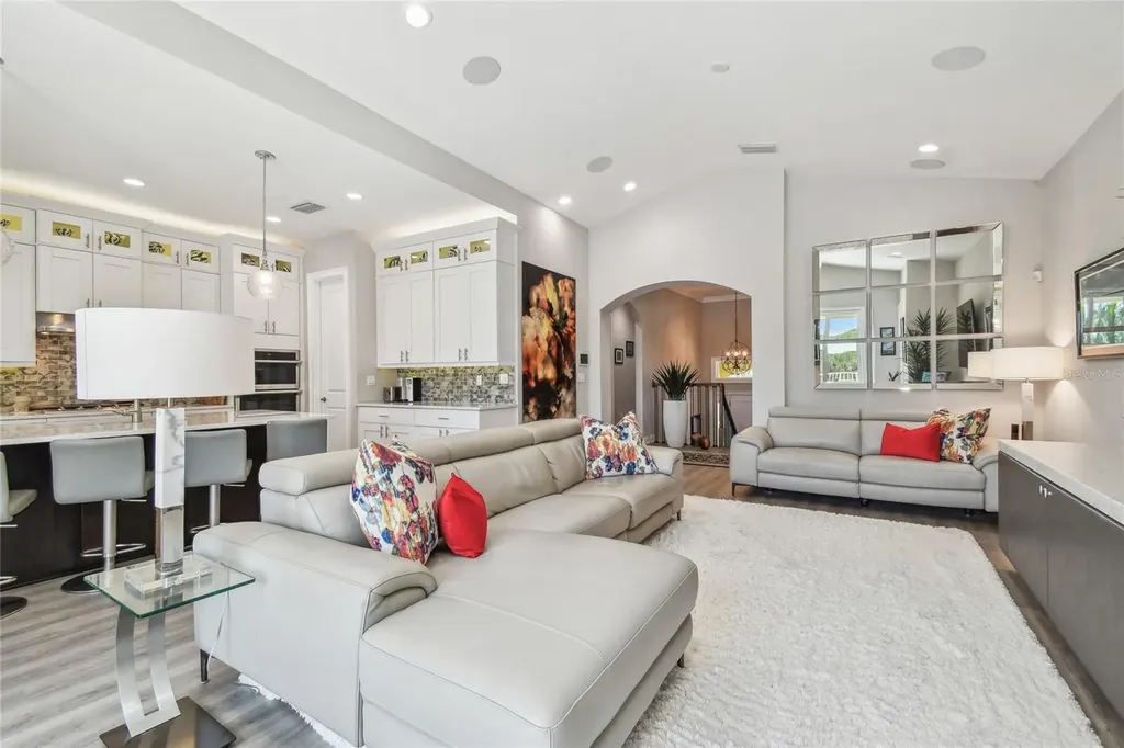 17 Franklin Court S St Petersburg FL 33711