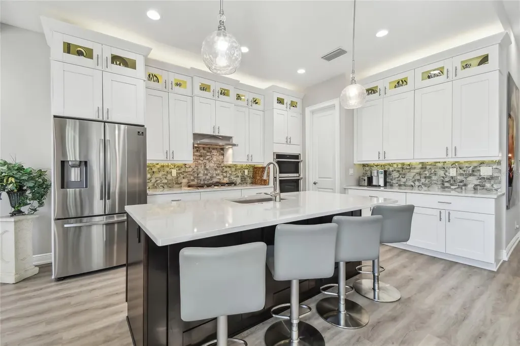 17 Franklin Court S St Petersburg FL 33711