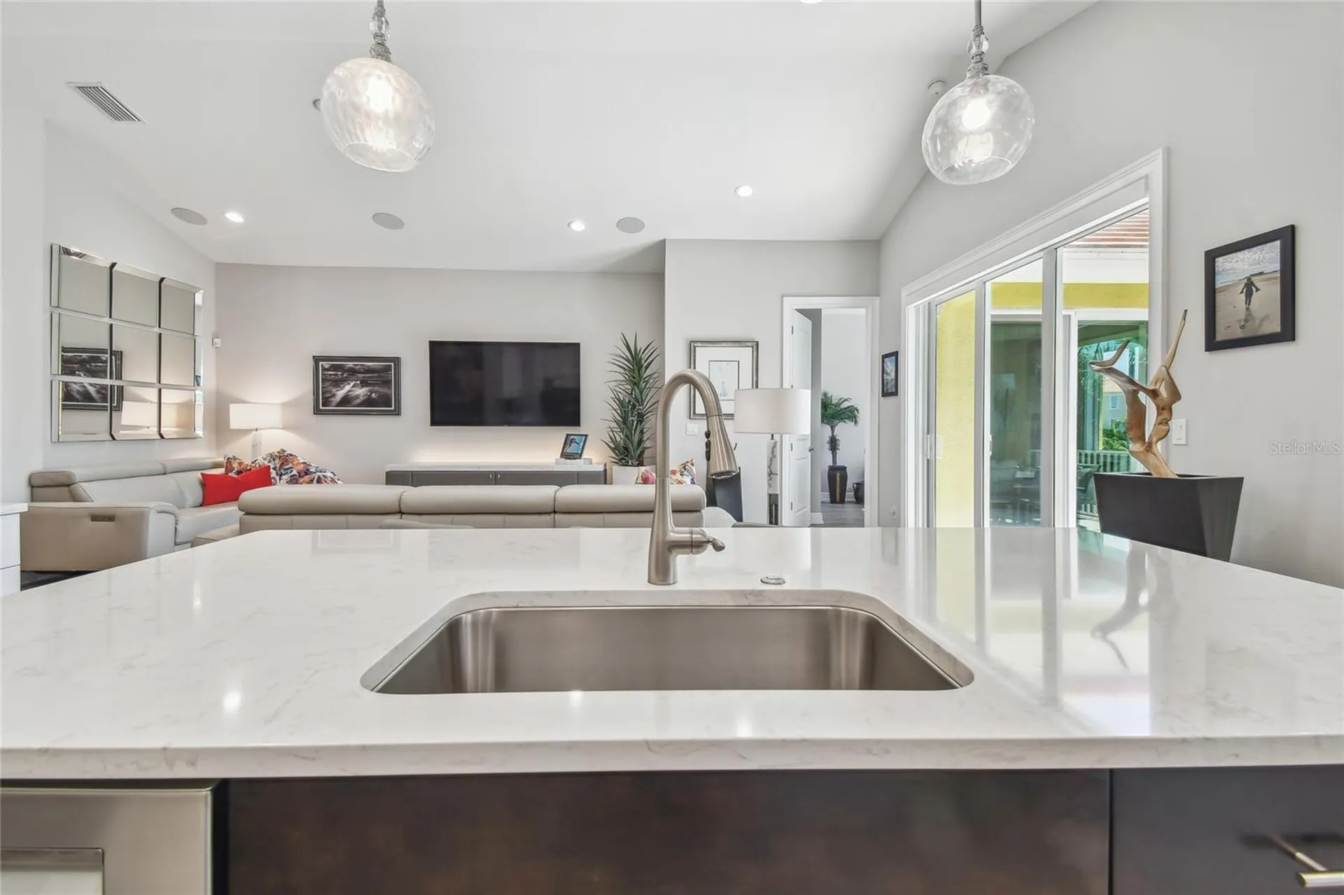 17 Franklin Court S St Petersburg FL 33711