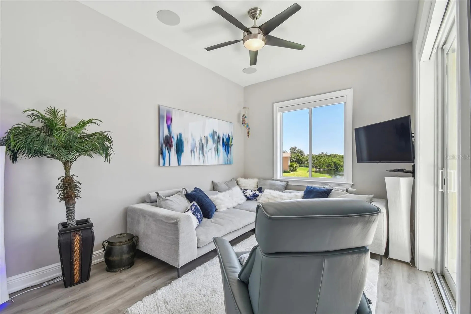 17 Franklin Court S St Petersburg FL 33711