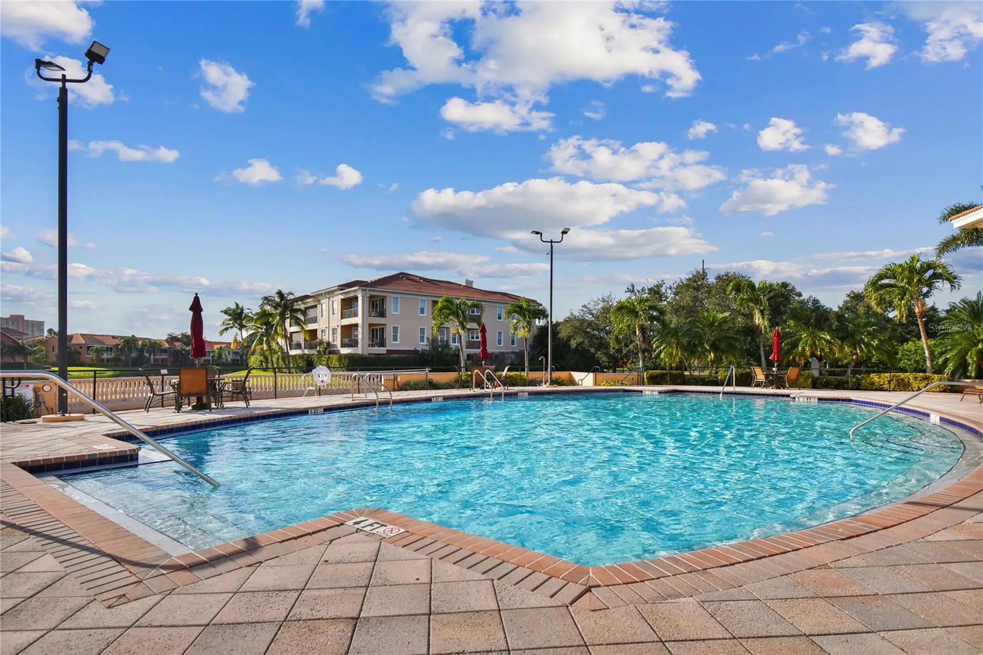 17 Franklin Court S St Petersburg FL 33711