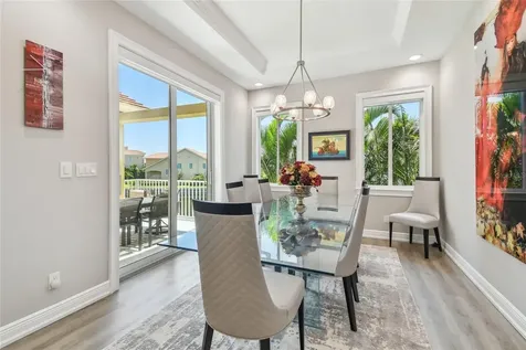 17 Franklin Court S St Petersburg FL 33711