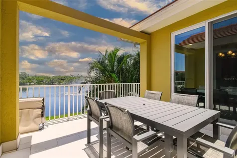 17 Franklin Court S St Petersburg FL 33711