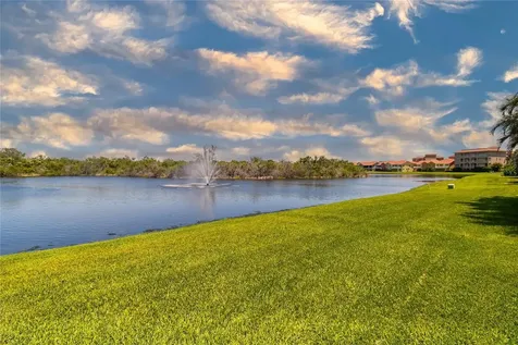 17 Franklin Court S St Petersburg FL 33711