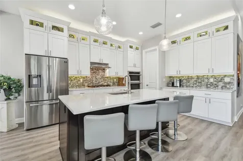 17 Franklin Court S St Petersburg FL 33711