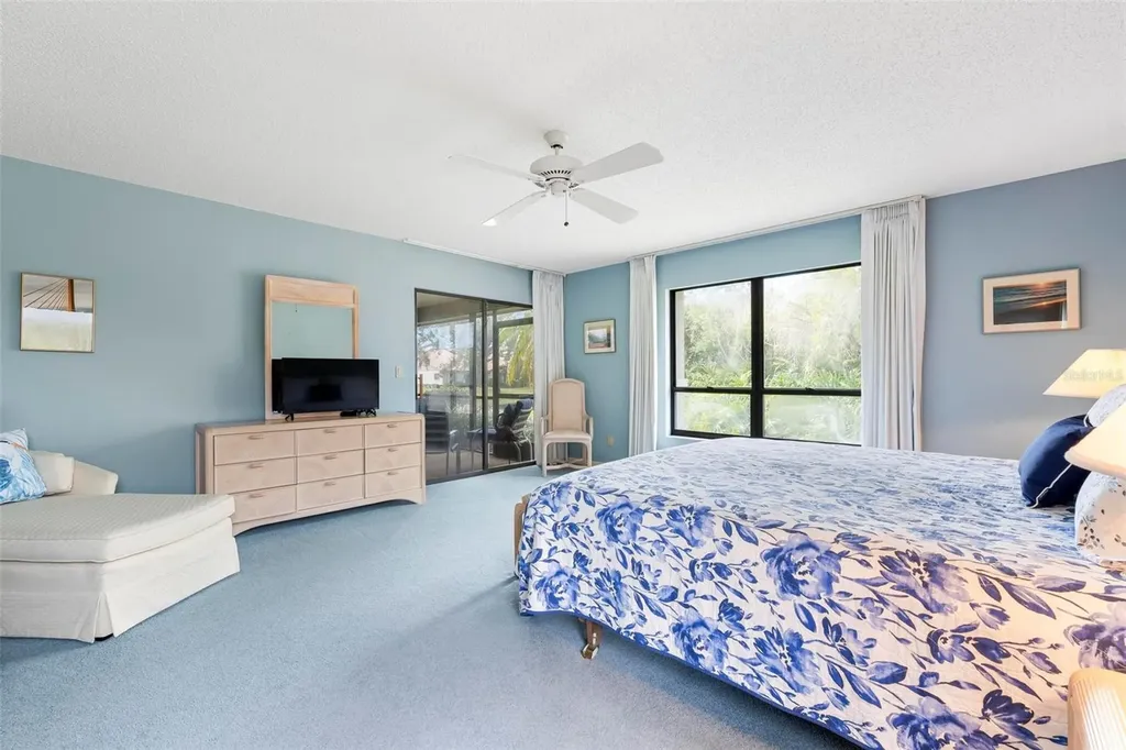 3920 Wilshire Court Sarasota FL 34238