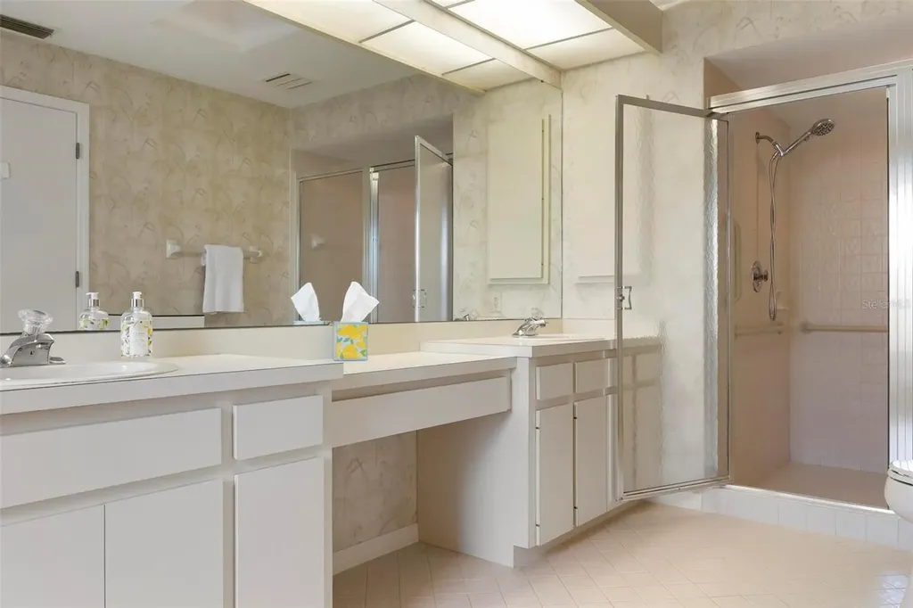 3920 Wilshire Court Sarasota FL 34238