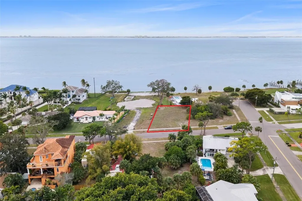 7510 Westmoreland Drive Sarasota FL 34243