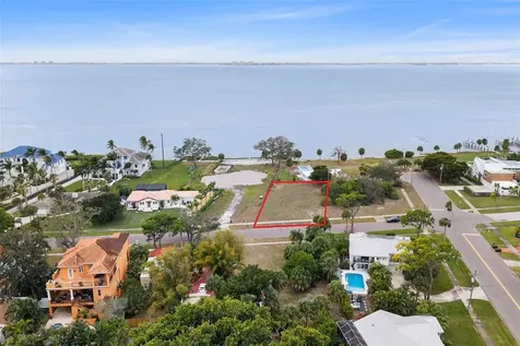 7510 Westmoreland Drive Sarasota FL 34243