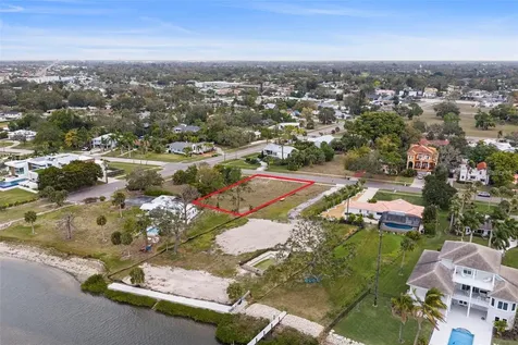 7510 Westmoreland Drive Sarasota FL 34243