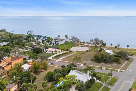 7510 Westmoreland Drive Sarasota FL 34243