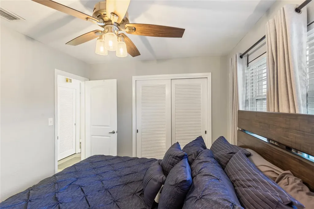1832 69th Avenue S St Petersburg FL 33712
