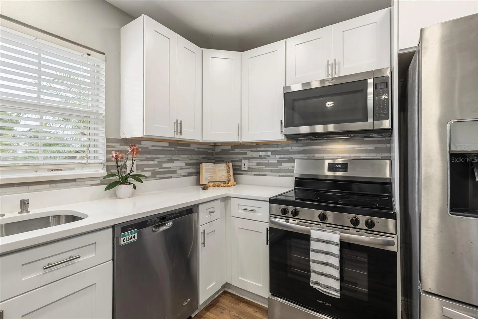 1832 69th Avenue S St Petersburg FL 33712