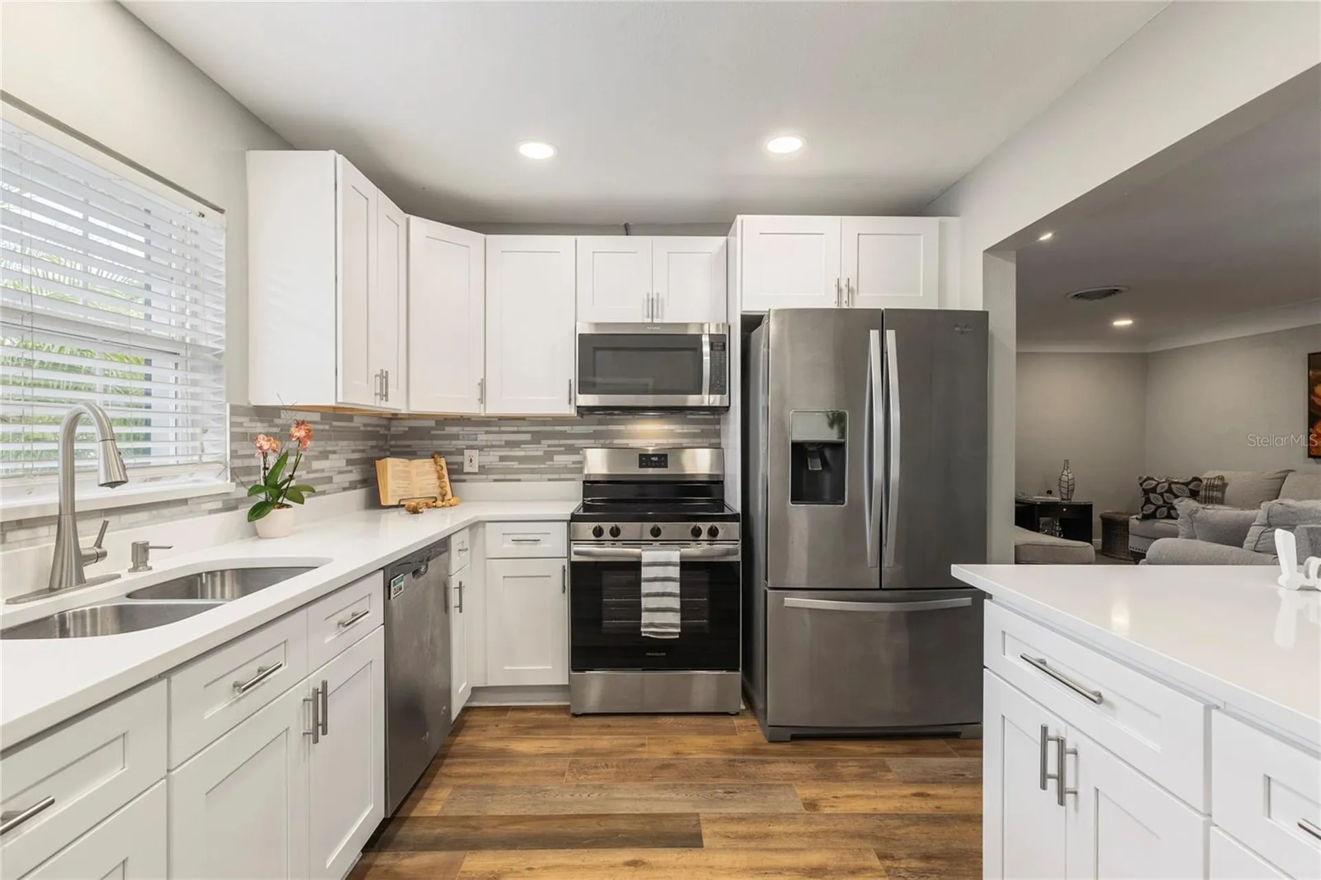 1832 69th Avenue S St Petersburg FL 33712