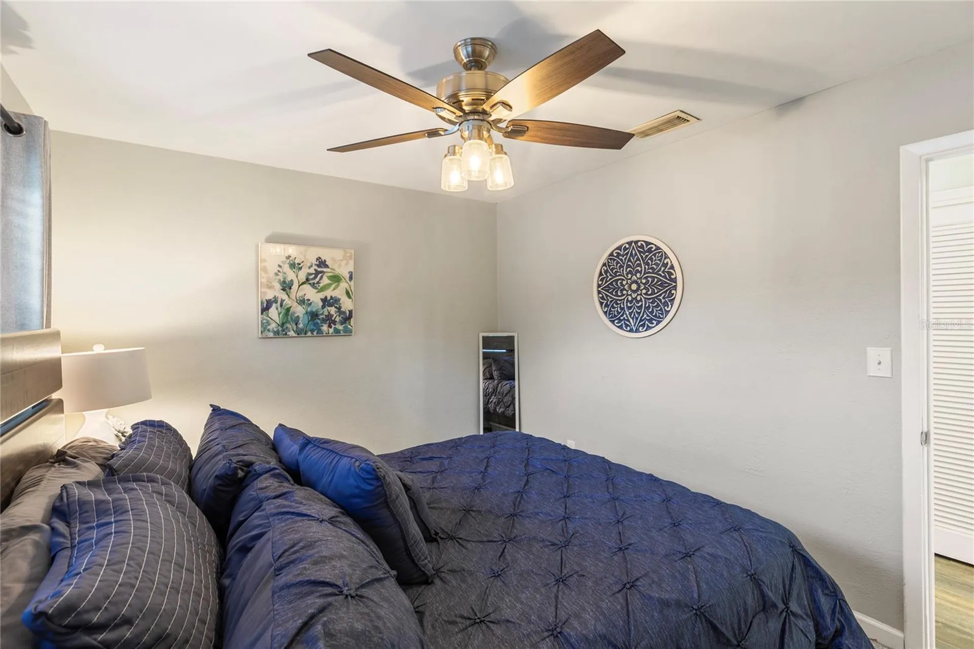 1832 69th Avenue S St Petersburg FL 33712