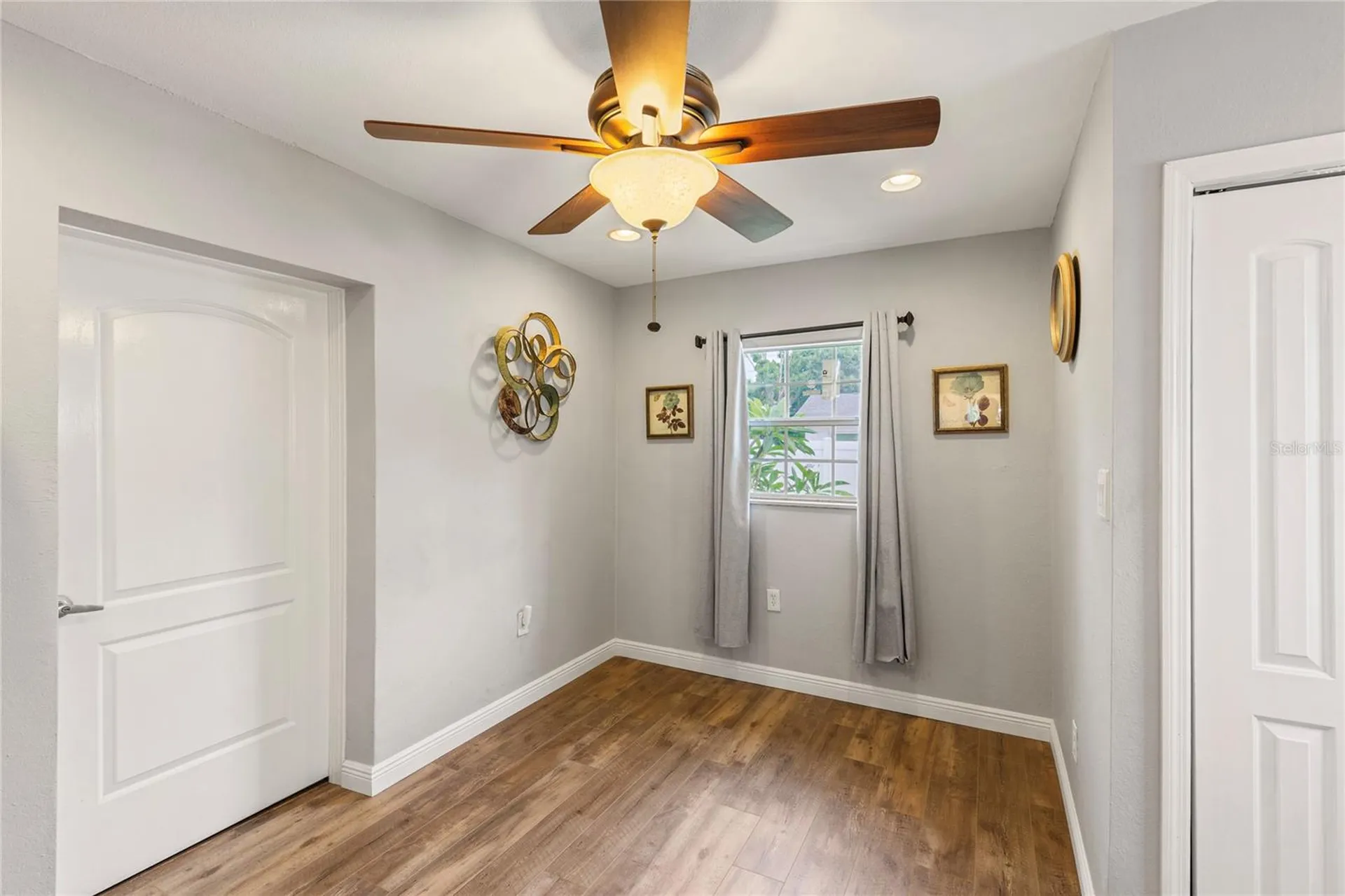 1832 69th Avenue S St Petersburg FL 33712