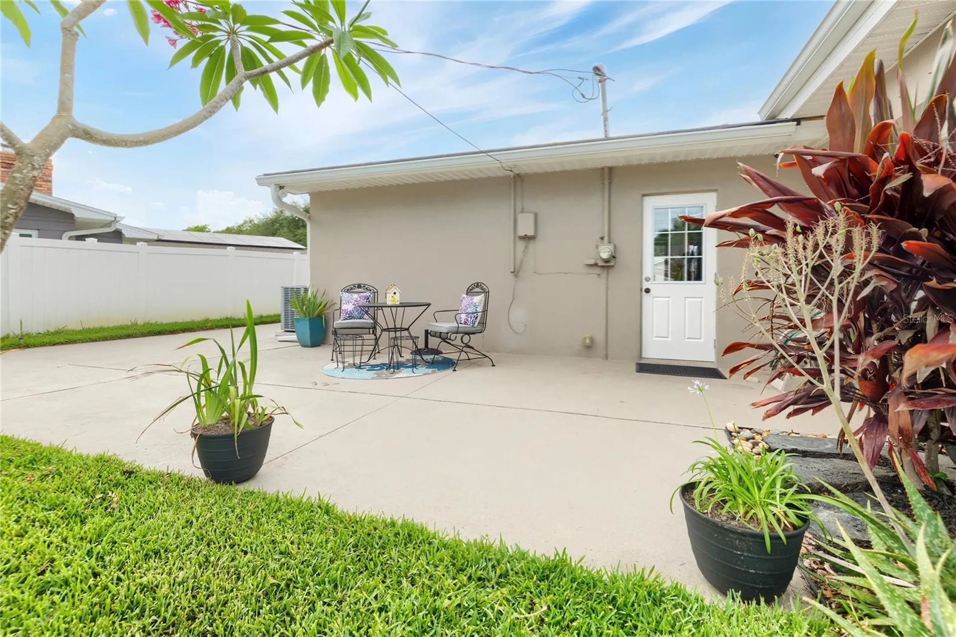 1832 69th Avenue S St Petersburg FL 33712