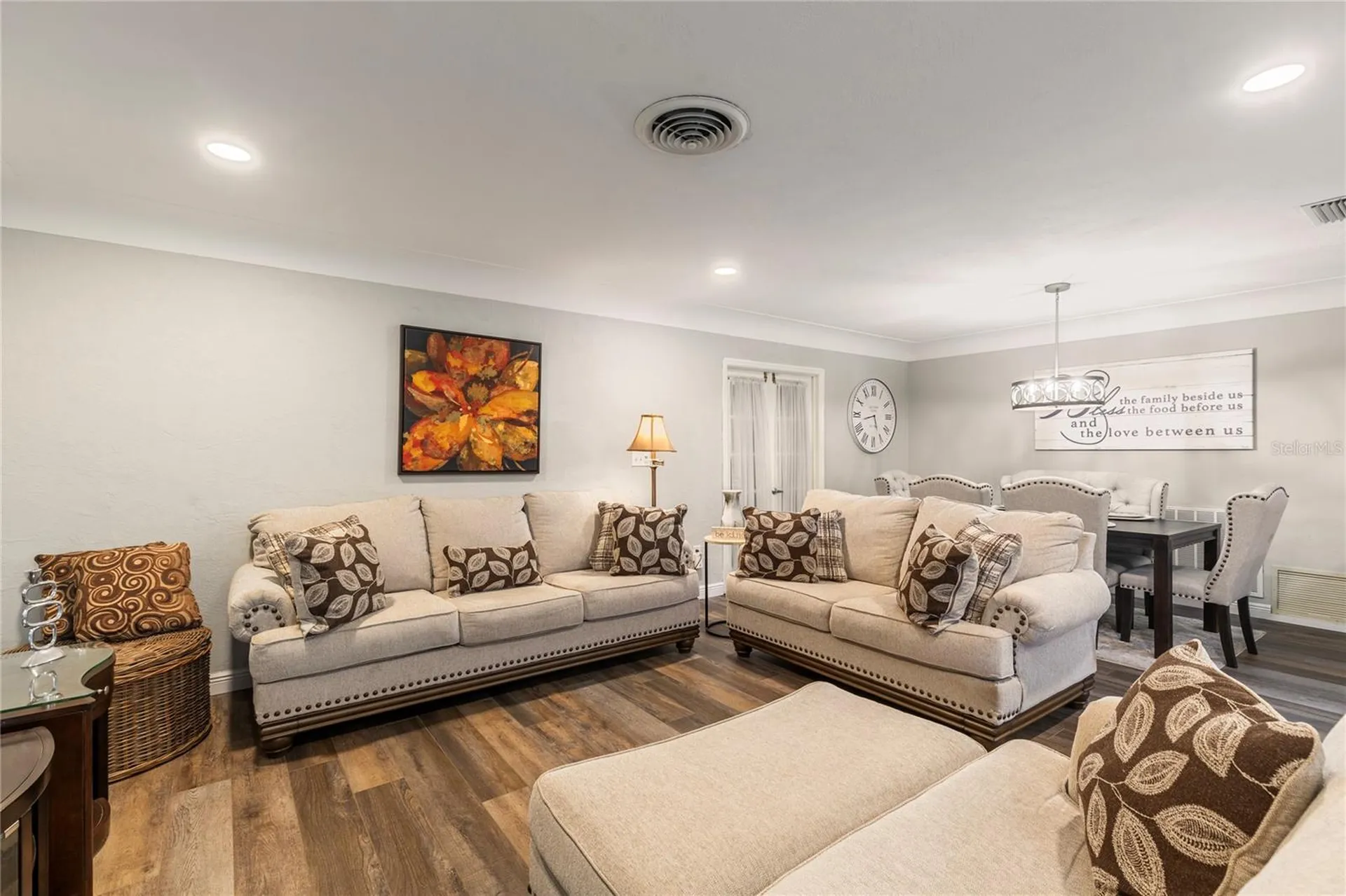 1832 69th Avenue S St Petersburg FL 33712