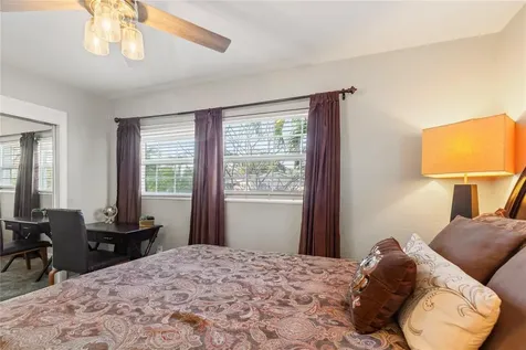 1832 69th Avenue S St Petersburg FL 33712