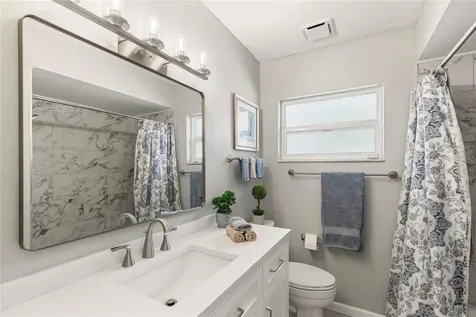 1832 69th Avenue S St Petersburg FL 33712