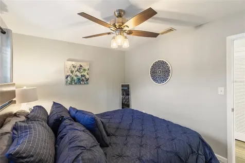 1832 69th Avenue S St Petersburg FL 33712