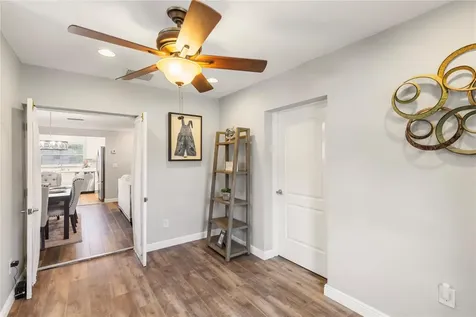 1832 69th Avenue S St Petersburg FL 33712